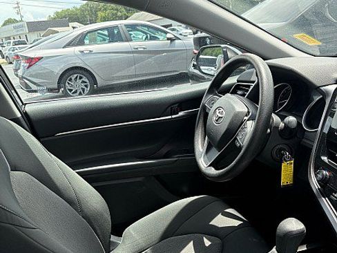 Used 2023 Toyota Camry LE FWD image 10