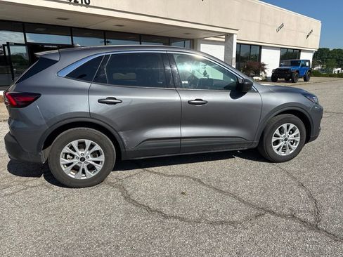 Used 2024 Ford Escape Active w/ Cold Weather Package FWD image 10