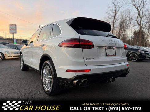 Used 2017 Porsche Cayenne S image 11