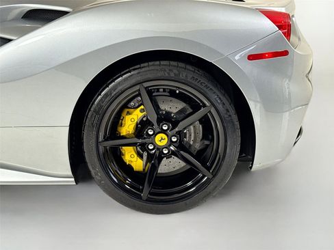 Used 2019 Ferrari 488 Spider RWD image 40