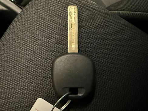 Used 2022 Toyota Corolla LE w/ Carpet Mat Package (TMS) image 17