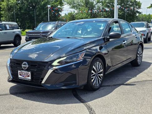 Used 2025 Nissan Altima 2.5 SV FWD image 5