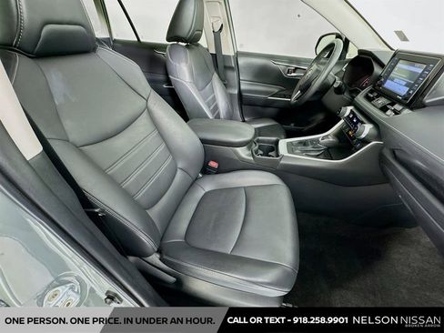 Used 2021 Toyota RAV4 XLE Premium FWD image 28