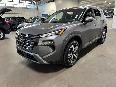 Used 2026 Nissan Rogue SL FWD image 7