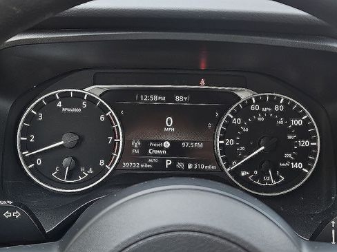 Used 2024 Nissan Rogue SV AWD/4WD image 12