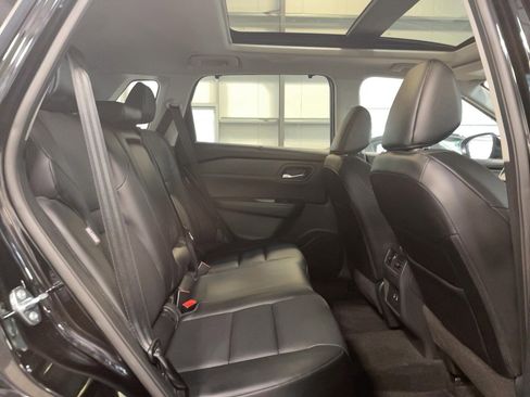 Used 2024 Nissan Rogue SV w/ SV Premium Package image 23