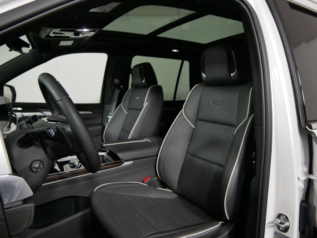 Used 2025 Cadillac Escalade Premium Luxury w/ Touring Package AWD/4WD image 13