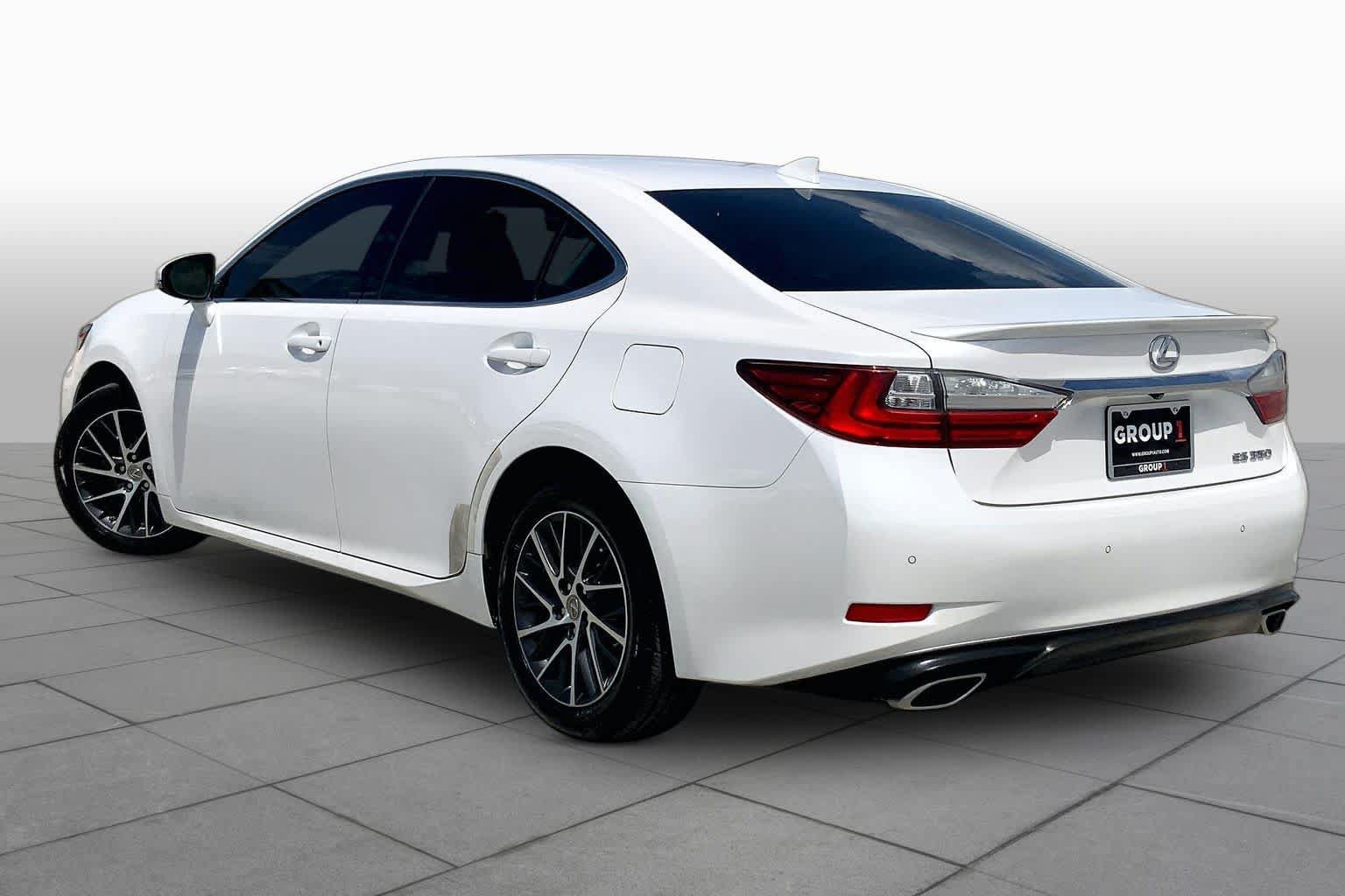 Used 2017 Lexus ES 350 w/ Luxury Package FWD image 12