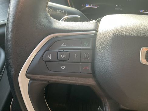 Used 2022 Jeep Grand Cherokee L Limited w/ Black Appearance Package RWD image 21