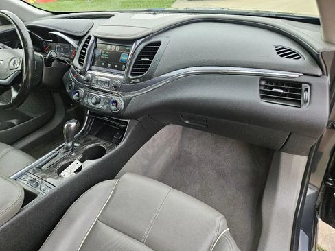 Used 2015 Chevrolet Impala LTZ FWD image 16