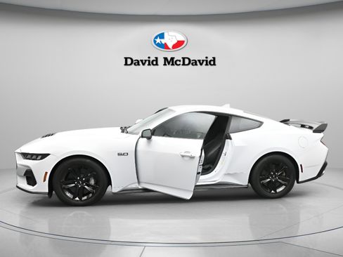 Used 2025 Ford Mustang GT RWD image 40
