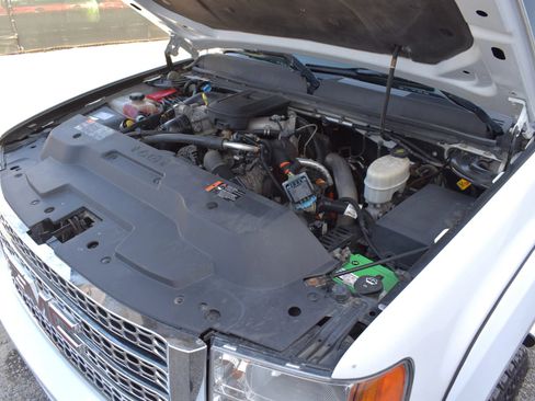 Used 2014 GMC Sierra 2500 Denali AWD/4WD image 35