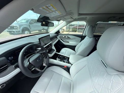 New 2026 Ford Explorer Platinum AWD/4WD image 12