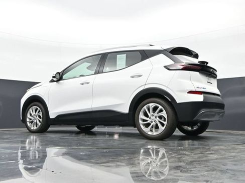 Used 2023 Chevrolet Bolt EUV LT w/ Driver Confidence Package FWD image 40
