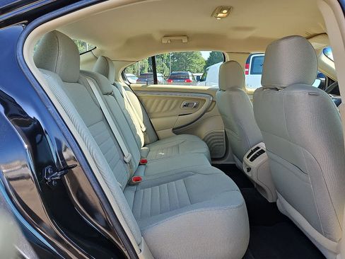 Used 2018 Ford Taurus SE FWD image 30