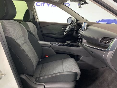 Used 2023 Nissan Rogue SV FWD image 40
