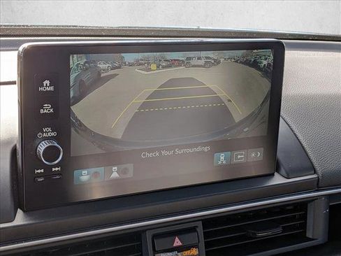 Used 2025 Honda Pilot Black Edition image 14