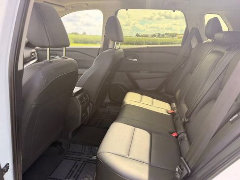 Certified 2025 Nissan Rogue SV w/ SV Premium Package FWD image 11