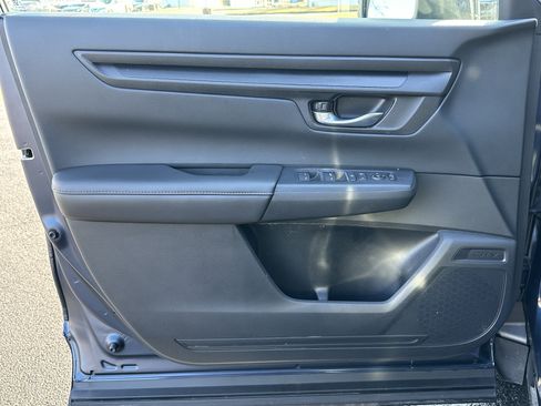 Used 2025 Honda CR-V LX image 14