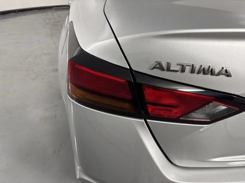Used 2024 Nissan Altima 2.5 SV FWD image 30