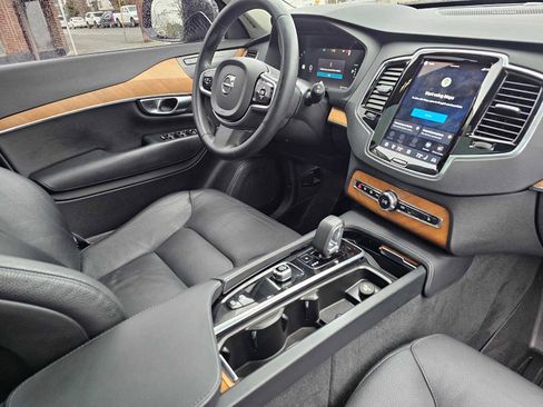 Used 2023 Volvo XC90 T8 Plus image 12