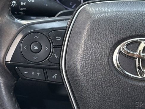 Used 2020 Toyota Camry SE w/ Convenience Package image 13