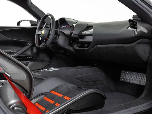 Used 2022 Ferrari SF90 Stradale image 38
