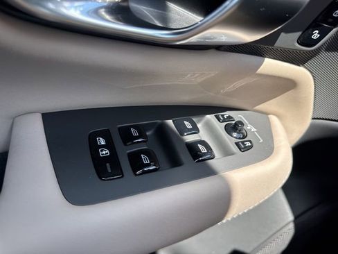 New 2026 Volvo XC90 B6 Plus w/ Protection Package Premier image 21