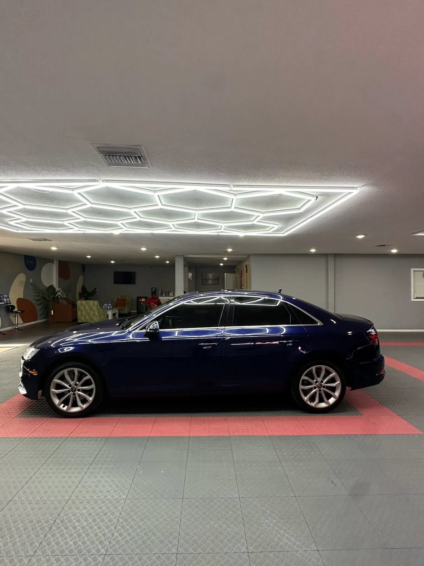 Used 2019 Audi A4 2.0T Premium Plus w/ Premium Plus Package FWD image 3