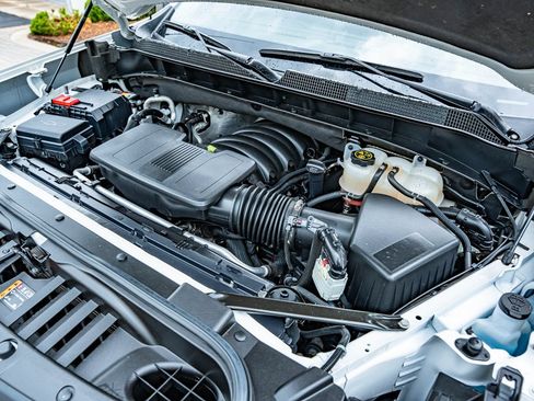 Used 2023 Chevrolet Silverado 1500 LT RWD image 38