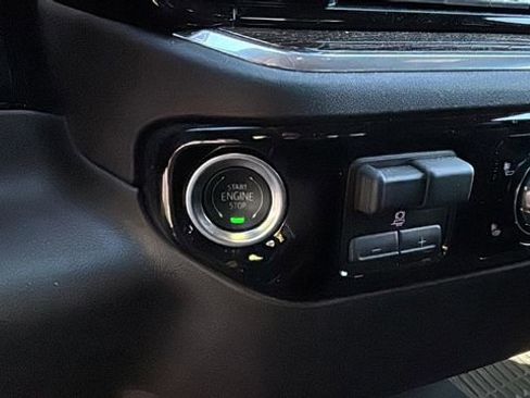 Used 2025 GMC Sierra 1500 Elevation image 27