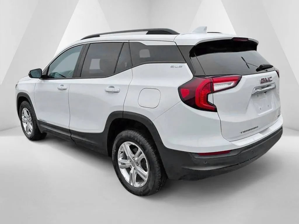 Used 2022 GMC Terrain SLE w/ Driver Convenience Package AWD/4WD image 6