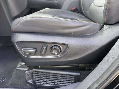 Used 2023 Toyota Sienna XSE w/ XSE Plus Package FWD image 10