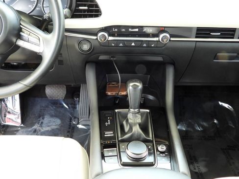 Used 2021 MAZDA MAZDA3 s FWD image 39