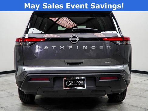 Used 2025 Nissan Pathfinder SV AWD/4WD image 9