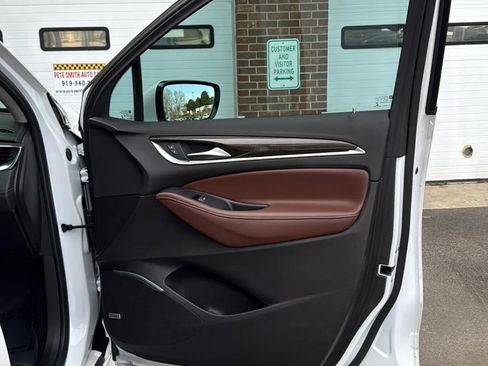 Used 2021 Buick Enclave Avenir w/ Avenir Technology Package image 18