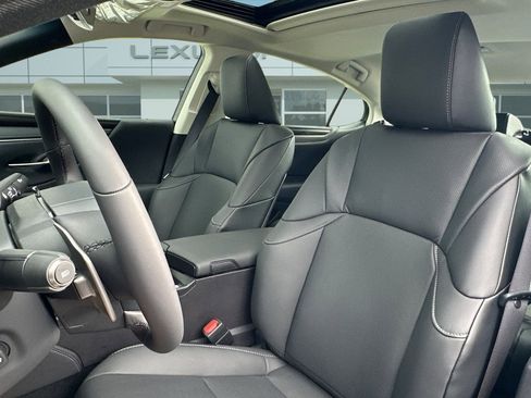 New 2025 Lexus ES 350 w/ Premium Package image 18