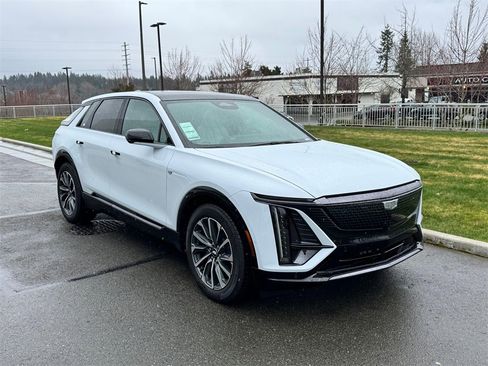 New 2026 Cadillac Lyriq Premium Sport image 7