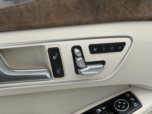 Used 2016 Mercedes-Benz E 350 Sedan image 17