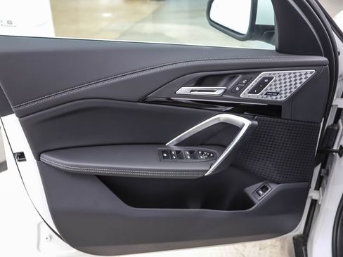 Used 2025 BMW X1 xDrive28i w/ Premium Package image 9