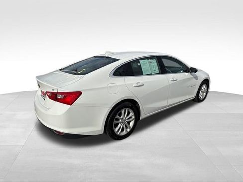 Used 2017 Chevrolet Malibu LT image 4