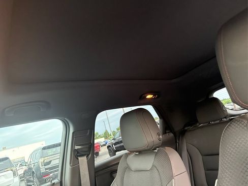 Used 2023 Chevrolet TrailBlazer RS w/ Sun and Liftgate Package FWD image 19