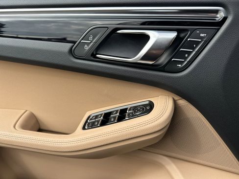 New 2026 Porsche Macan image 12
