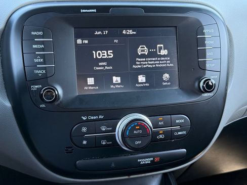 Used 2018 Kia Soul + FWD image 28