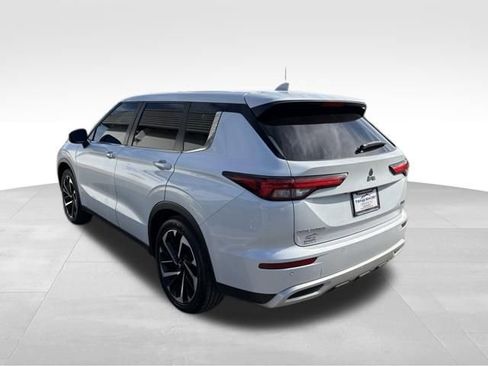 Used 2022 Mitsubishi Outlander SE AWD/4WD image 11