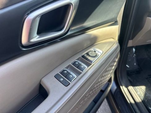 Used 2026 Kia Carnival LXS FWD image 10