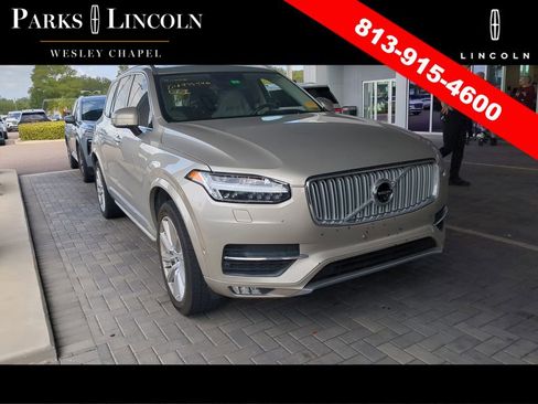 Used 2016 Volvo XC90 T6 Inscription w/ Vision Package AWD/4WD image 2
