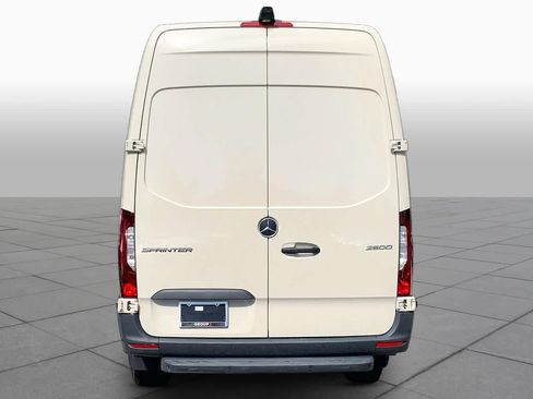 Used 2025 Mercedes-Benz Sprinter 2500 image 5