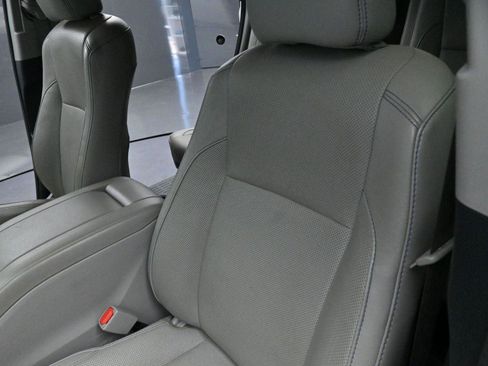 Used 2016 Toyota Highlander Limited w/ Driver Technology Package image 16