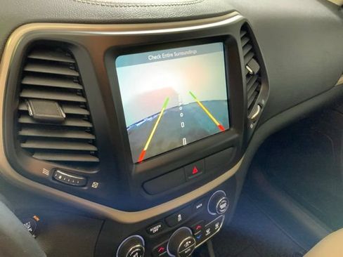 Used 2016 Jeep Cherokee 75th Anniversary FWD image 20